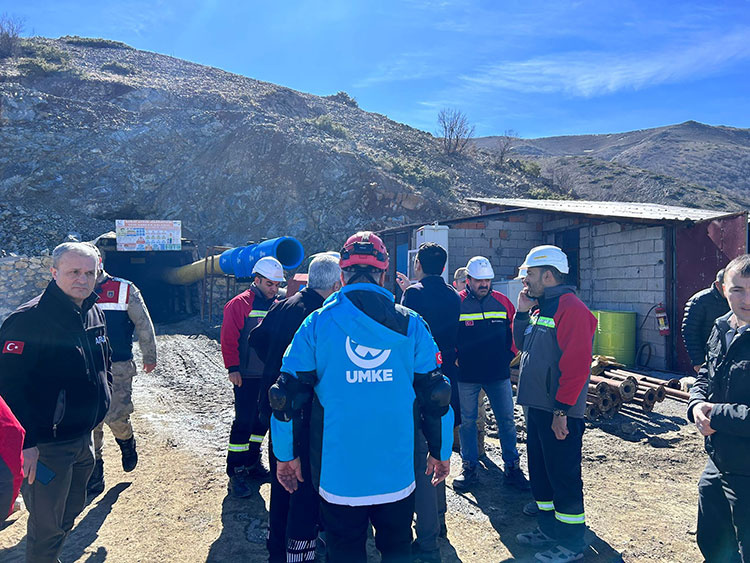 ریزش معدن در الازیغ؛ کارگران زیر آوار ماندند