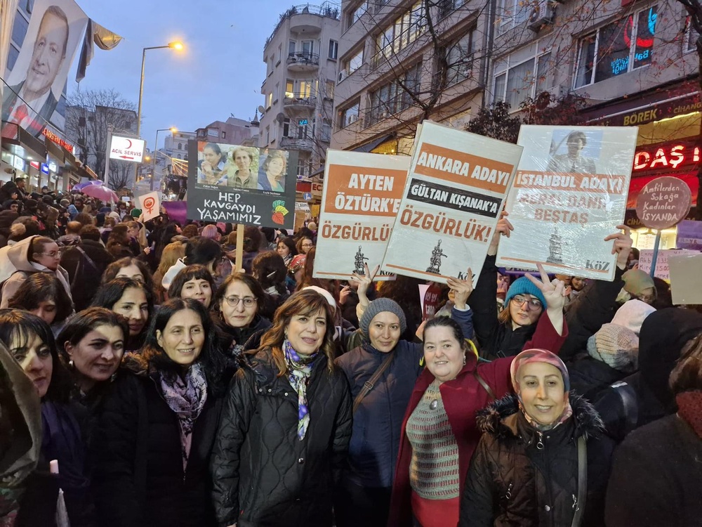 راهپیمایی روز زن در ترکیه + فیلم و تصاویر