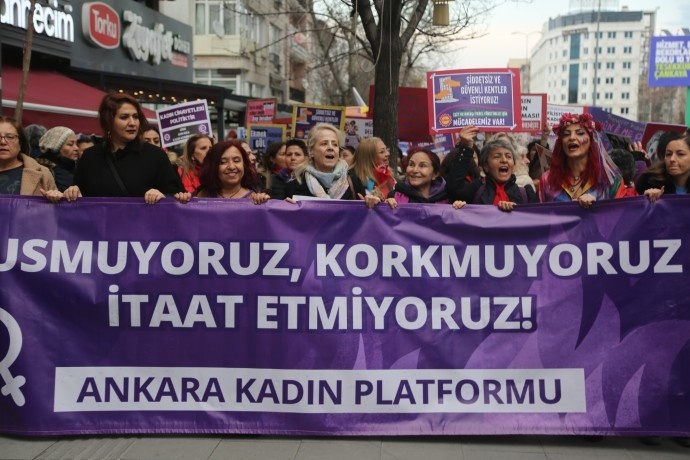 راهپیمایی روز زن در ترکیه + فیلم و تصاویر