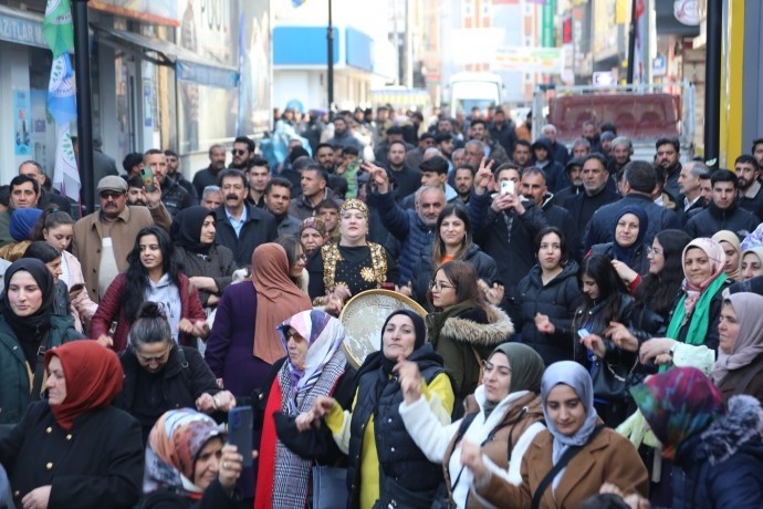 راهپیمایی روز زن در ترکیه + فیلم و تصاویر