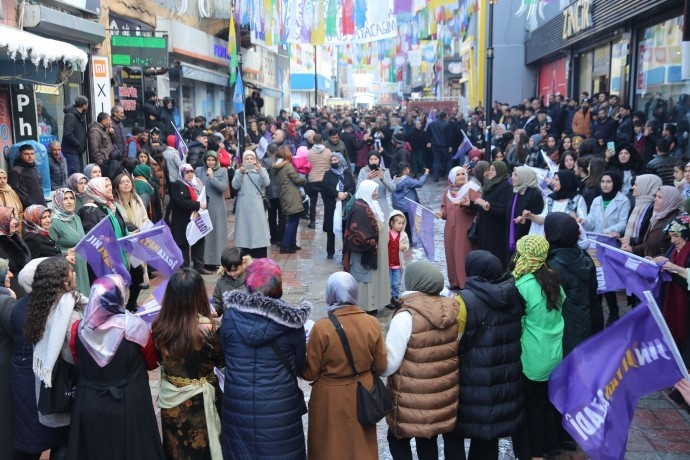 راهپیمایی روز زن در ترکیه + فیلم و تصاویر