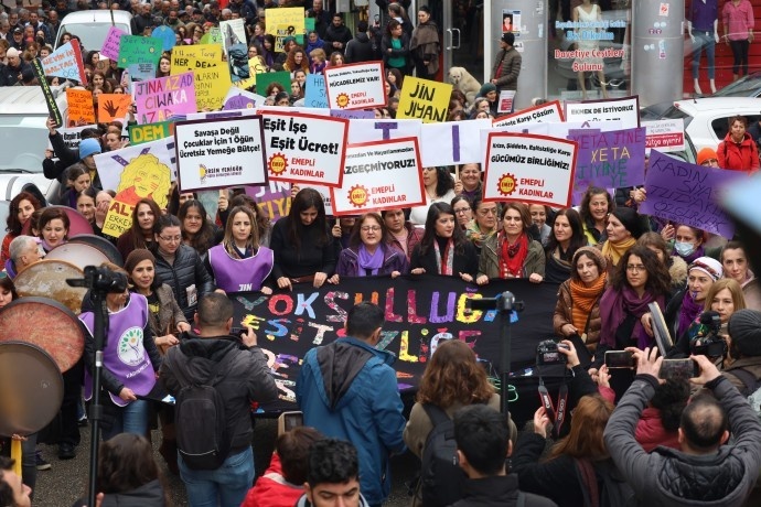راهپیمایی روز زن در ترکیه + فیلم و تصاویر