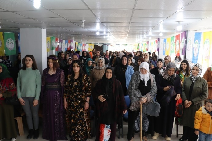 راهپیمایی روز زن در ترکیه + فیلم و تصاویر