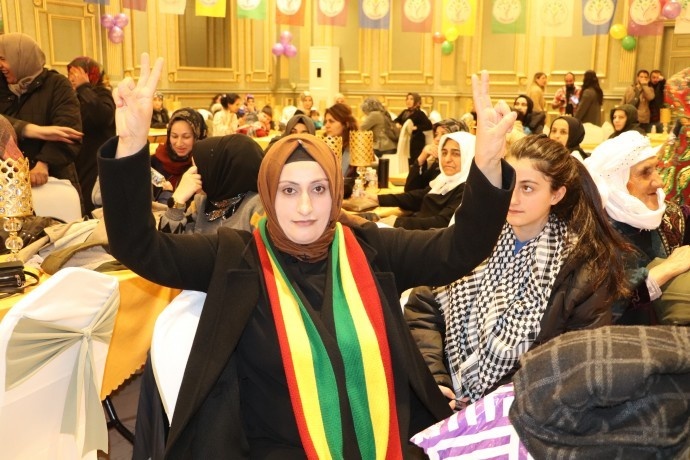 راهپیمایی روز زن در ترکیه + فیلم و تصاویر