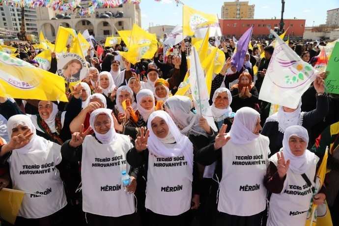 راهپیمایی روز زن در ترکیه + فیلم و تصاویر
