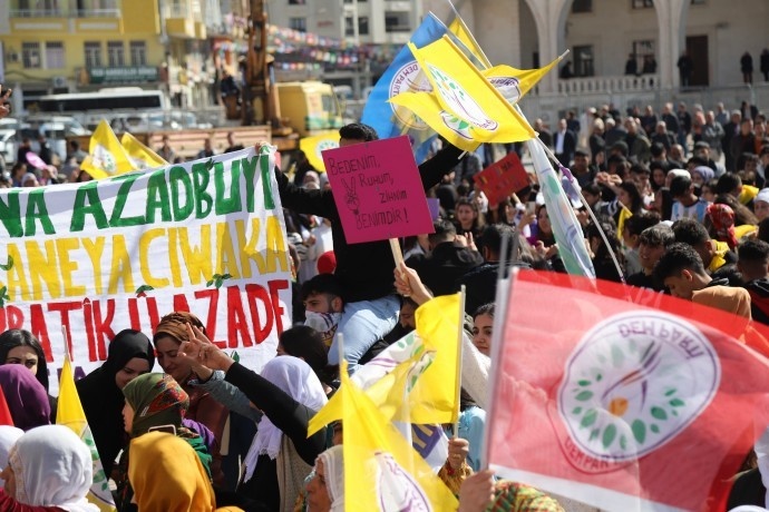 راهپیمایی روز زن در ترکیه + فیلم و تصاویر