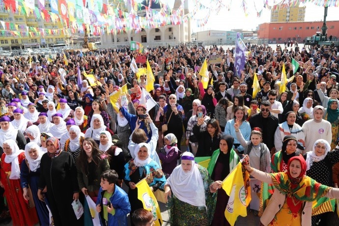 راهپیمایی روز زن در ترکیه + فیلم و تصاویر