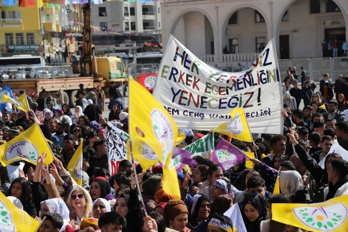 راهپیمایی روز زن در ترکیه + فیلم و تصاویر