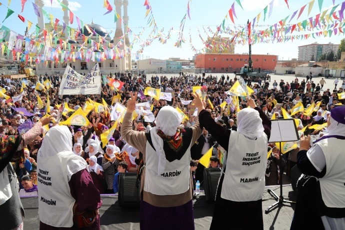 راهپیمایی روز زن در ترکیه + فیلم و تصاویر