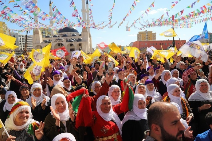 راهپیمایی روز زن در ترکیه + فیلم و تصاویر