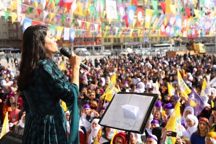 راهپیمایی روز زن در ترکیه + فیلم و تصاویر