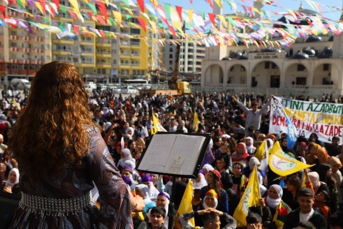 راهپیمایی روز زن در ترکیه + فیلم و تصاویر