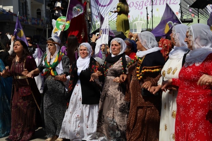 راهپیمایی روز زن در ترکیه + فیلم و تصاویر