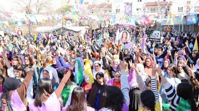 راهپیمایی روز زن در ترکیه + فیلم و تصاویر