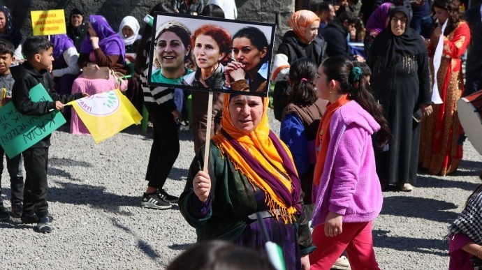 راهپیمایی روز زن در ترکیه + فیلم و تصاویر