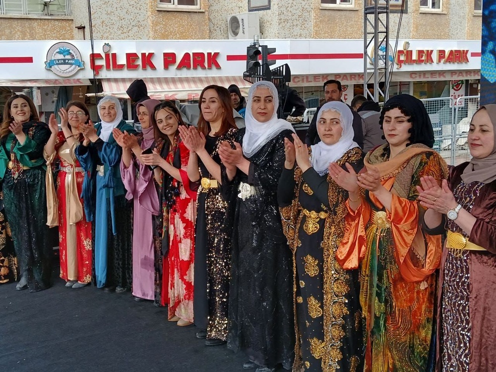 راهپیمایی روز زن در ترکیه + فیلم و تصاویر