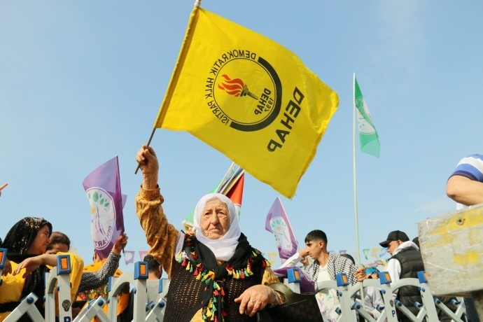 تصاویر شرکت هزاران تن از مردم کردستان ترکیه در جشن های نوروز