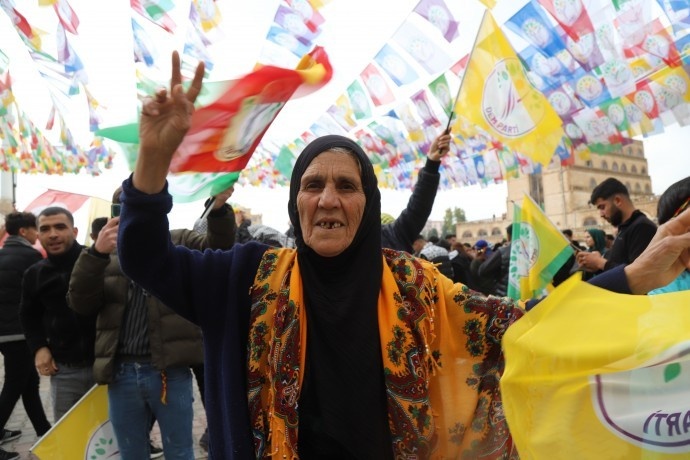 تصاویر شرکت هزاران تن از مردم کردستان ترکیه در جشن های نوروز