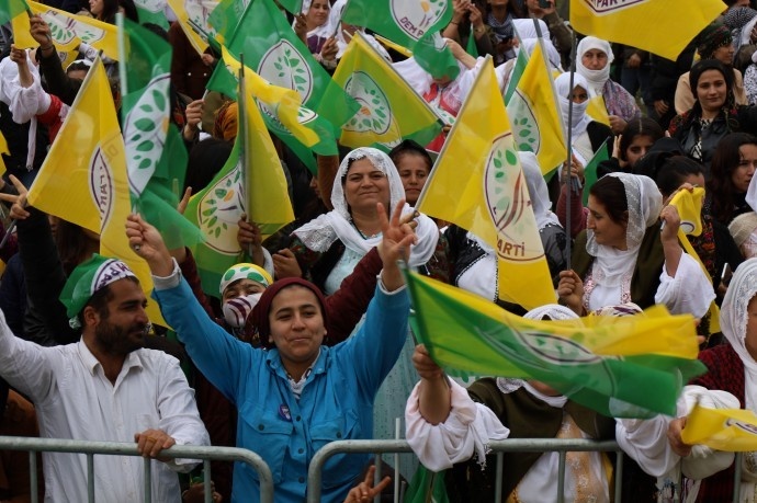 تصاویر شرکت هزاران تن از مردم کردستان ترکیه در جشن های نوروز