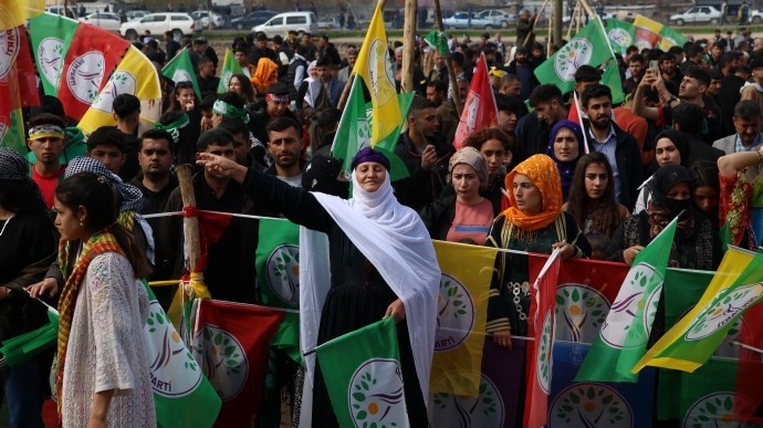 تصاویر شرکت هزاران تن از مردم کردستان ترکیه در جشن های نوروز