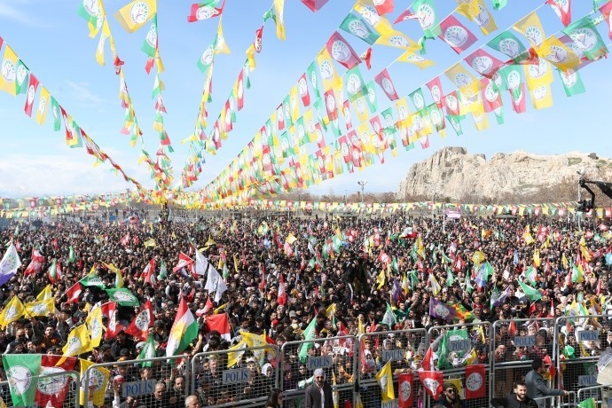 تصاویر شرکت هزاران تن از مردم کردستان ترکیه در جشن های نوروز