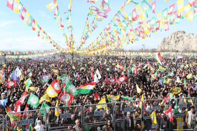 تصاویر شرکت هزاران تن از مردم کردستان ترکیه در جشن های نوروز