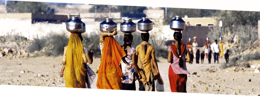 دنیا روی آب می چرخد