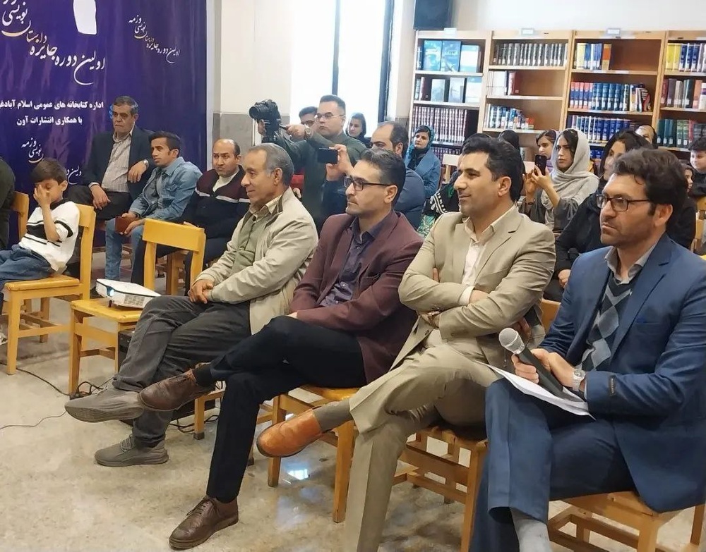 برگزیدگان جایزه داستان نویسی وزمه معرفی شدند