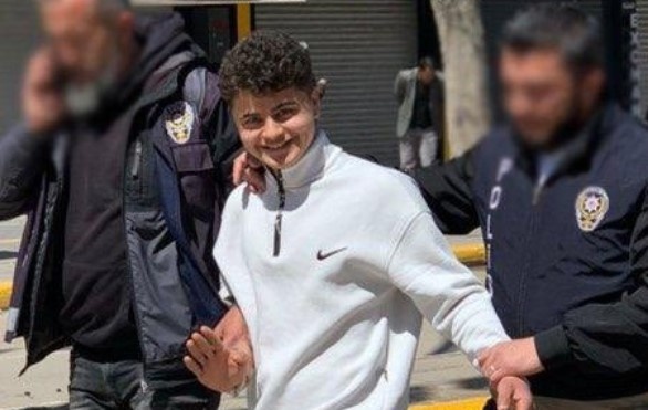 صاحب آن لبخند زیبا به زندان افتاد