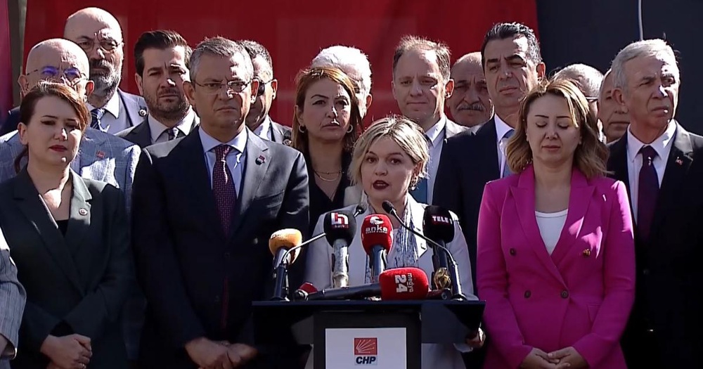 اوزگور اوزل رهبر CHP: مُرده ها چگونه رای داده اند؟