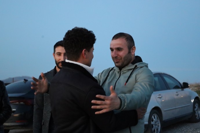 صاحب لبخند زیبای وان آزاد شد: ما فقط حقمان را می خواستیم + فیلم