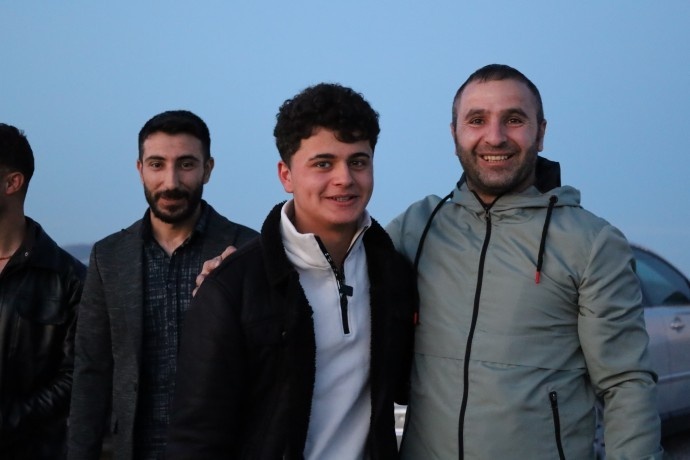 صاحب لبخند زیبای وان آزاد شد: ما فقط حقمان را می خواستیم + فیلم