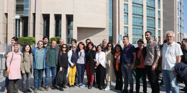 سه روزنامه نگار کرد به زندان افتادند