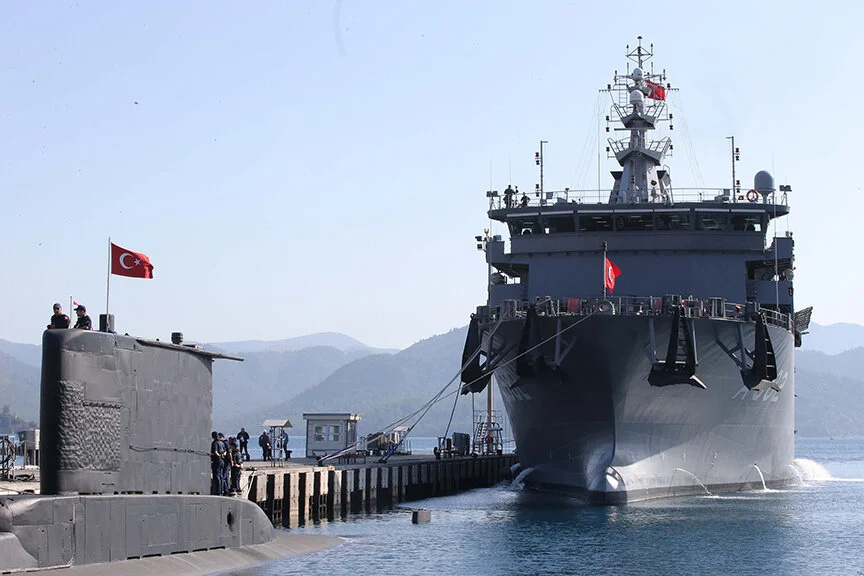 رزمایش ترکیه در دریای مدیترانه با حضور ناظران خارجی + تصاویر