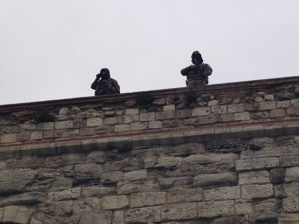 راهپیمایی مردم در میدانی که اردوغان آن را ممنوع کرد + تصاویر