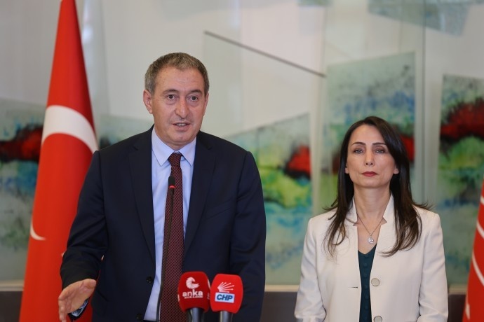 دیدار رؤسای دم پارتی با اوزگور اوزل