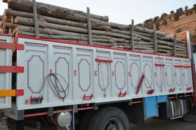 ٢٥ تن چوب قاچاق در مهاباد توقیف شد