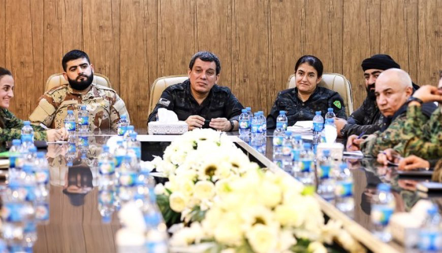 برگزاری نشست مجلس نظامی SDF با حضور مظلوم کوبانی