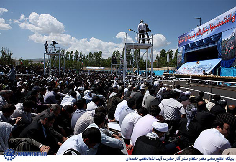 مروری بر سفر تاریخی رهبر انقلاب به کردستان در ۲۲ گولان ۸۸