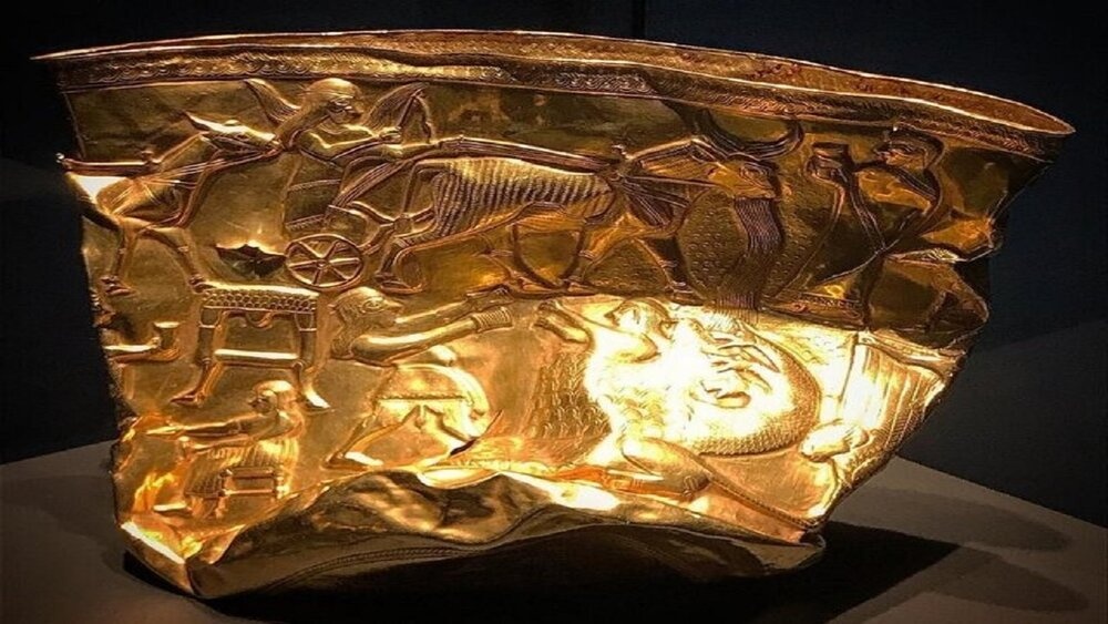 جام طلای حسنلو در موزه ارومیه نمایش داده می شود