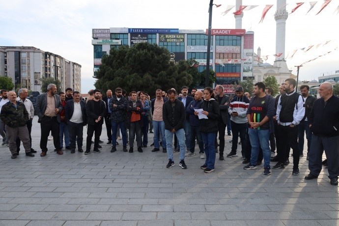 راهپیمایی شبانه مردم ئامد در اعتراض به احکام دادگاه کوبانی + تصاویر