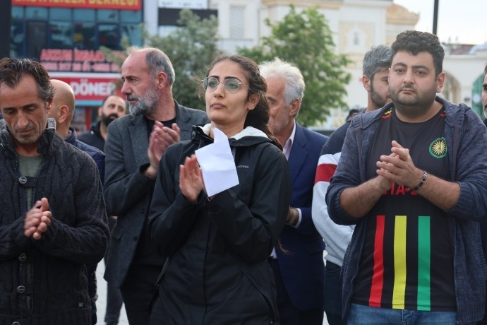 راهپیمایی شبانه مردم ئامد در اعتراض به احکام دادگاه کوبانی + تصاویر