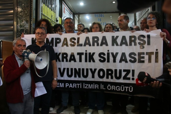 راهپیمایی شبانه مردم ئامد در اعتراض به احکام دادگاه کوبانی + تصاویر