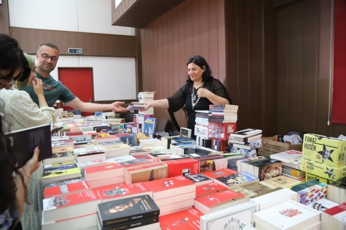 استقبال گسترده از نمایشگاه کتاب انتشارات کُردی ماردین + تصاویر