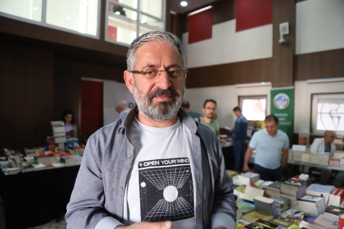 استقبال گسترده از نمایشگاه کتاب انتشارات کُردی ماردین + تصاویر