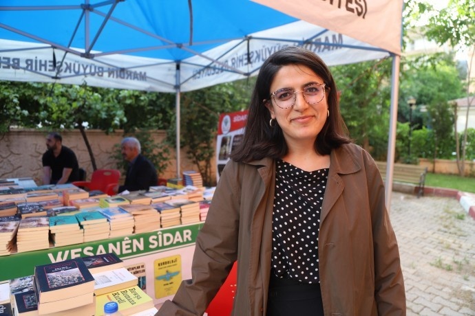 استقبال گسترده از نمایشگاه کتاب انتشارات کُردی ماردین + تصاویر