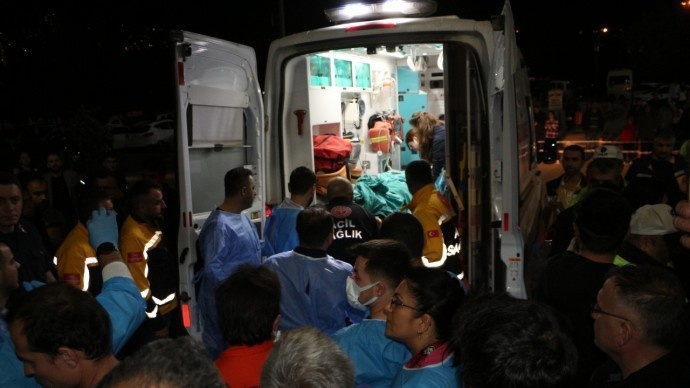 زخمی شدن 7 تن از جمله 5 نظامی در انفجار بمب دست ساز 