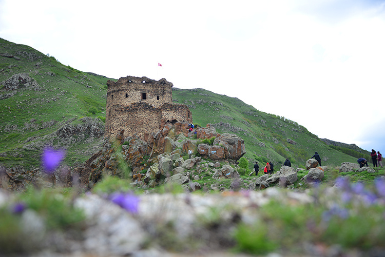 قلعه شیطان نقطه تلاقی زیبایی تاریخ و طبیعت