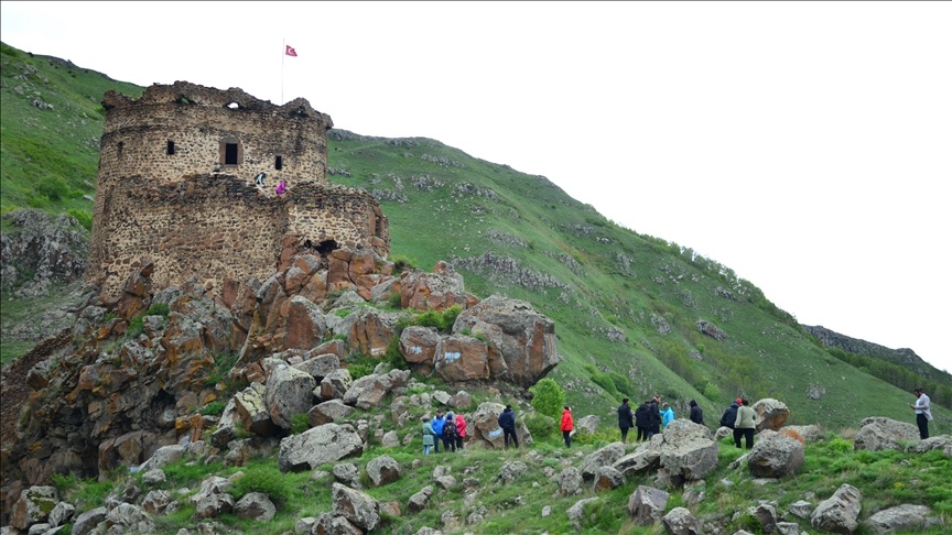 قلعه شیطان نقطه تلاقی زیبایی تاریخ و طبیعت