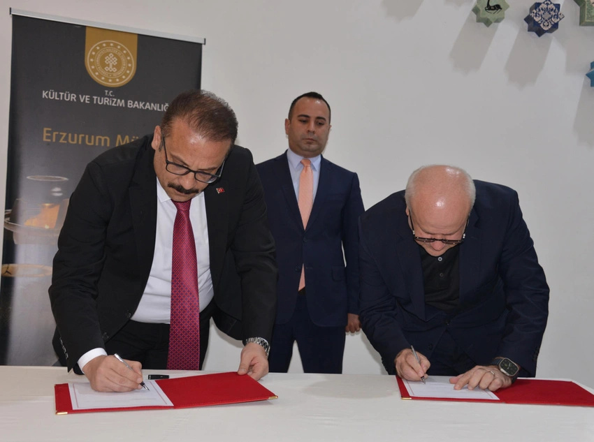 تحویل 55 اثر تاریخی متعلق به ایران از سوی ترکیه؛ آثار تاریخی دزدیده شده بازگردانده شدند